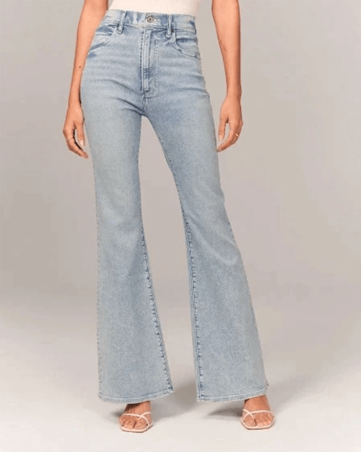 Women's High-Waisted Flared Jeans: Stylish & Comfortable Denim