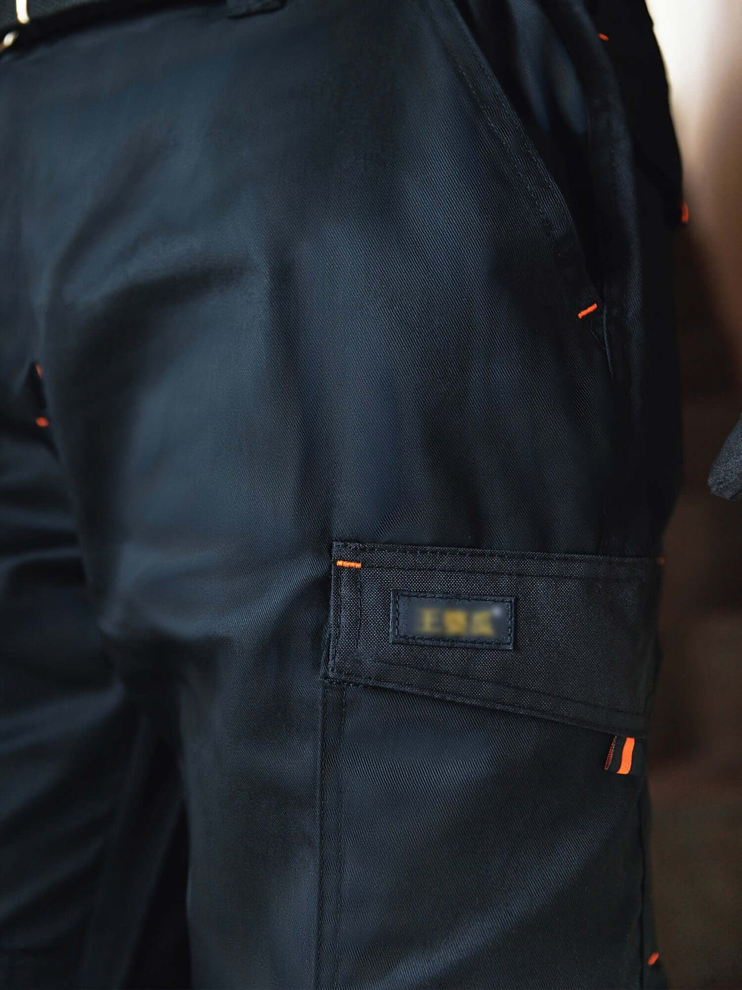 Men's Heavy-Duty Work Pants: Reinforced Knees & Multi-Pockets