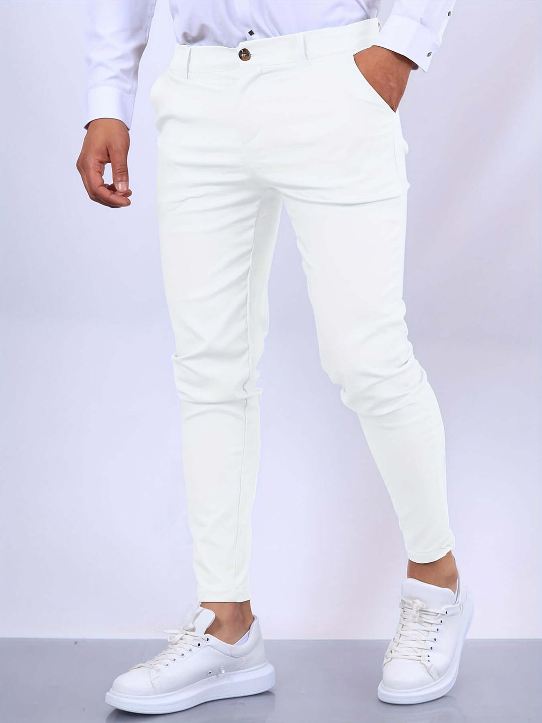 Men's Slim Fit Trousers: Tailored Design, Pockets & Secure Closure
