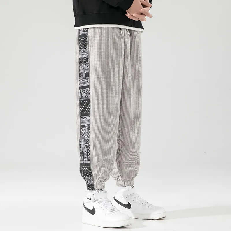 Men's Relaxed Corduroy Trousers: Casual Comfort