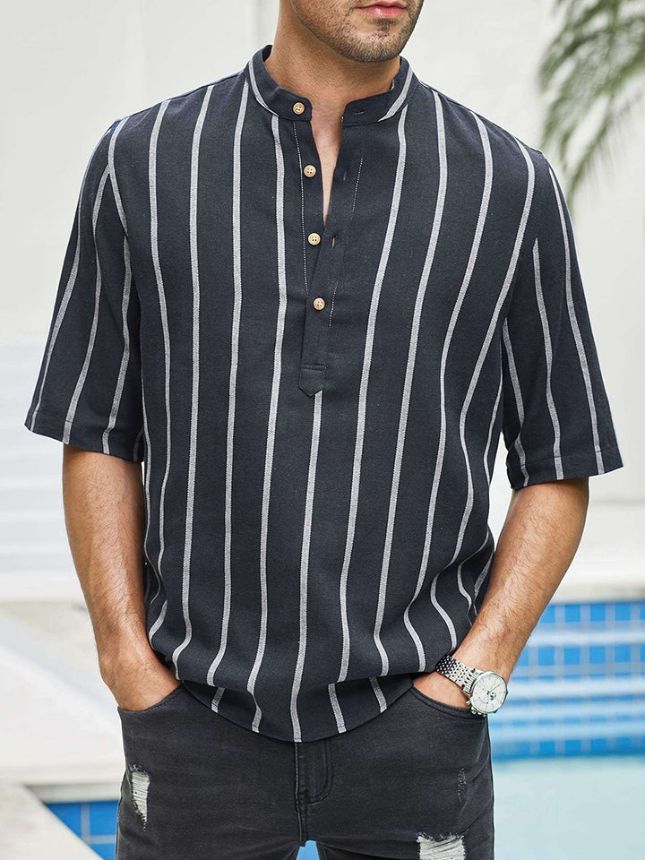 Men's Relaxed Fit Short Sleeve Shirt: Vertical Stripes
