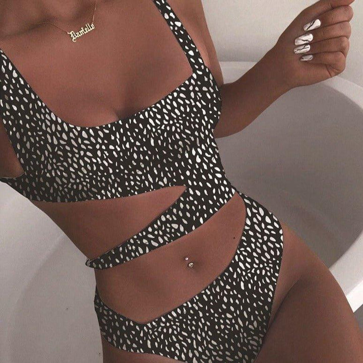 Women's Push-Up One-Piece Swimsuit: Flattering & Supportive