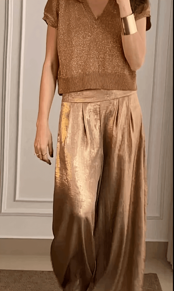 Elegant Women's Two-Piece Outfit: Stylish Top & Pants Set