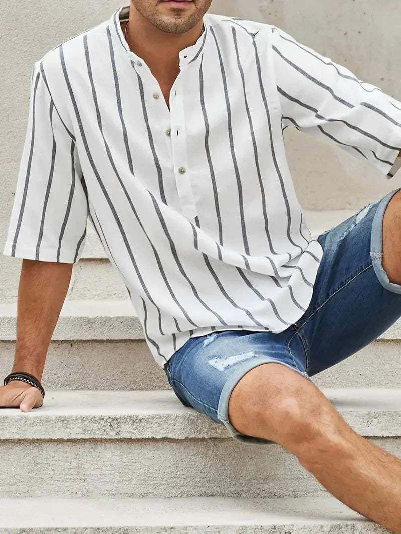 Men's Relaxed Fit Short Sleeve Shirt: Vertical Stripes