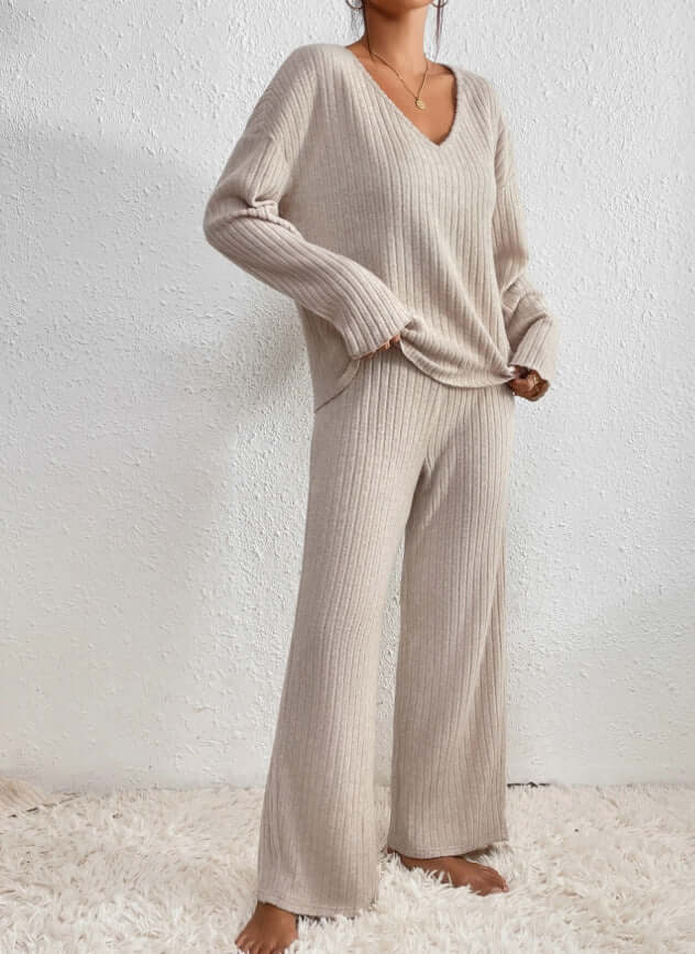 Women's 2-Piece Ribbed Lounge Set: Cozy & Stylish Athleisure