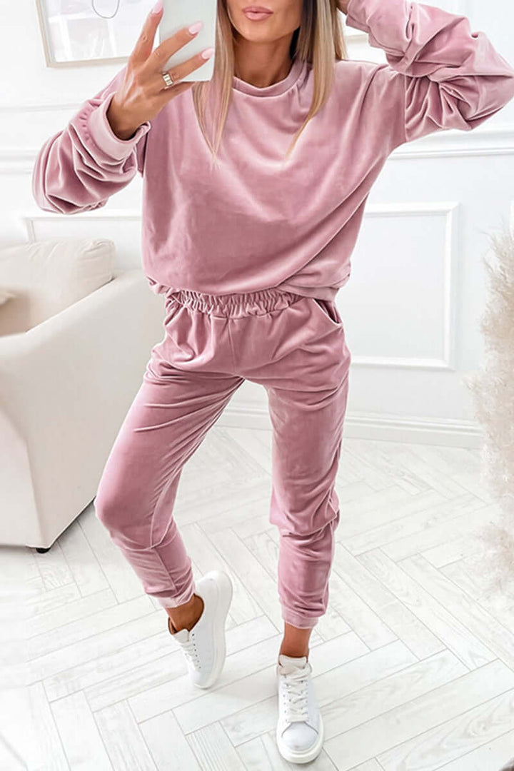 Women's Cozy Velvet Lounge Set: Relaxed Fit, Soft Fabric
