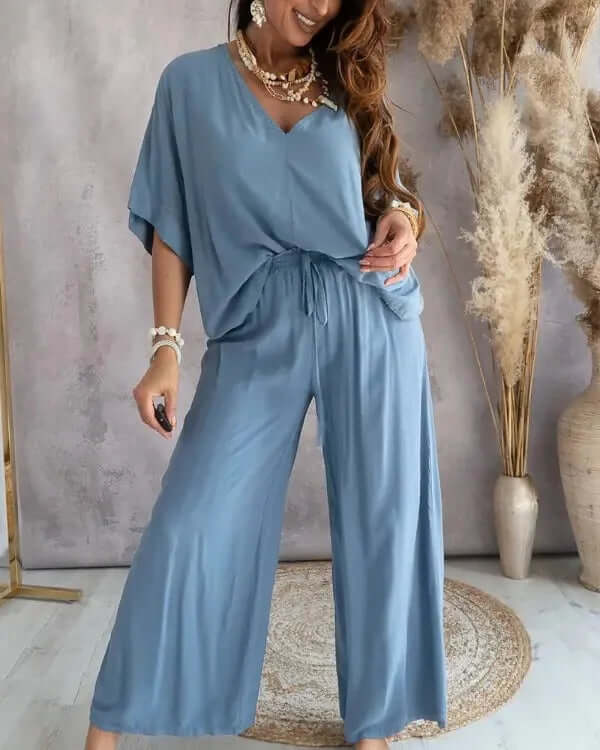 Women's Summer Two-Piece Outfit: Casual Shorts and Top Set
