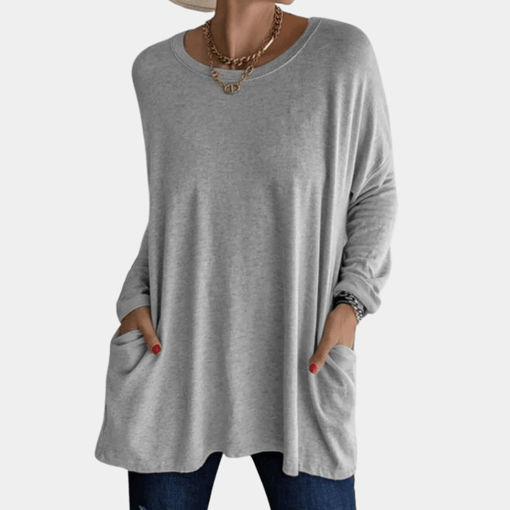 Women's Oversized Knit Sweater: Long Sleeve, Pockets