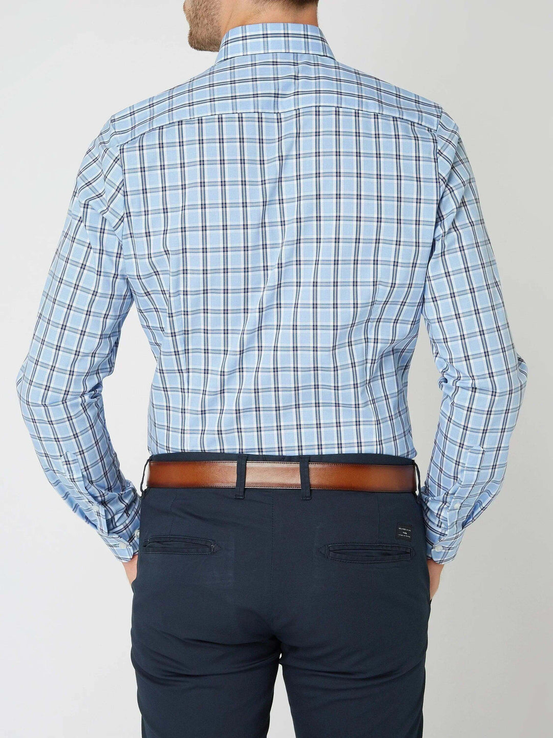 Men's Long-Sleeve Plaid Shirt: Classic & Comfortable