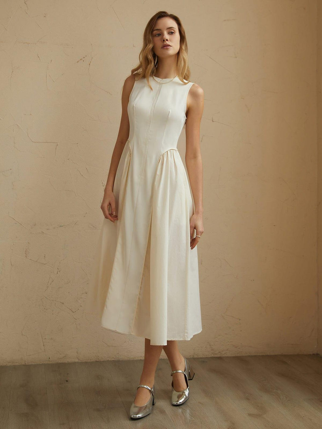 Women's Pleated Midi Dress: Elegant & Flowy