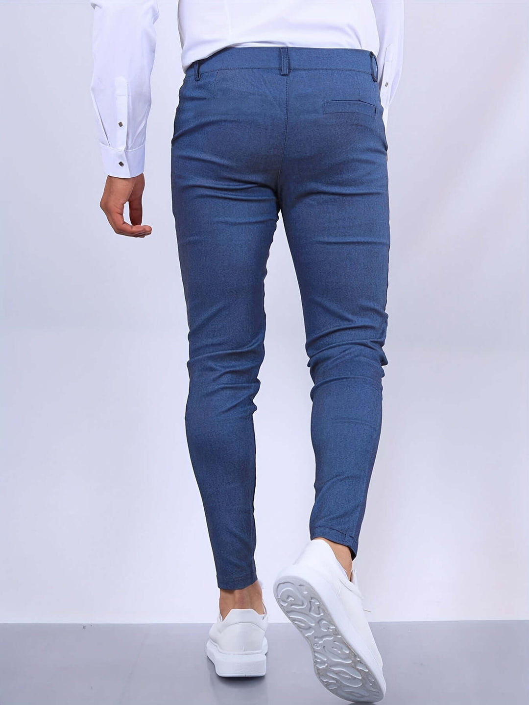 Men's Slim Fit Trousers: Tailored Design, Pockets & Secure Closure