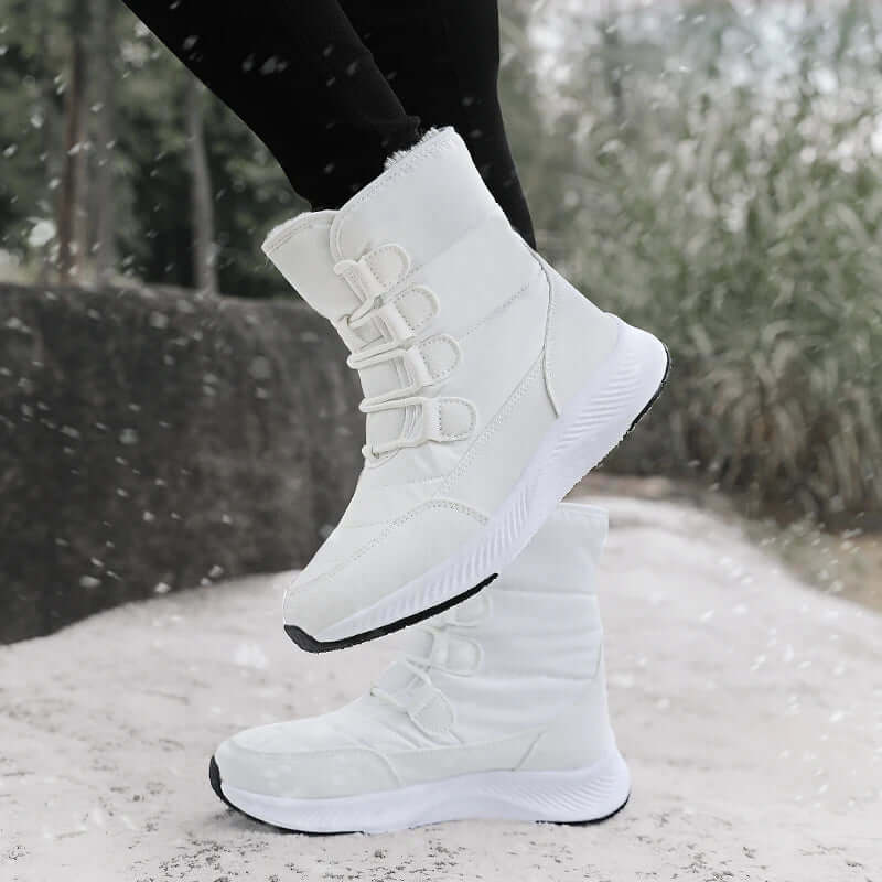 Women's Plush-Lined Combat Boots: Cozy & Stylish