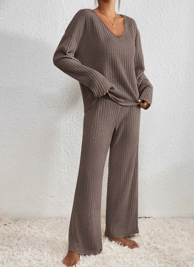 Women's 2-Piece Ribbed Lounge Set: Cozy & Stylish Athleisure