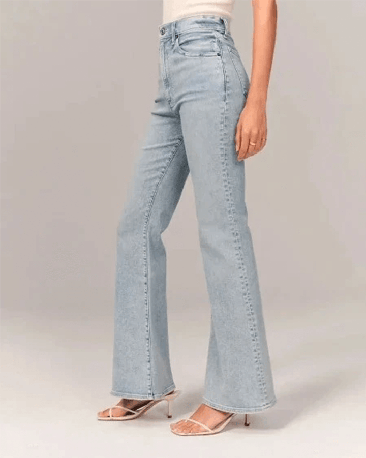 Women's High-Waisted Flared Jeans: Stylish & Comfortable Denim