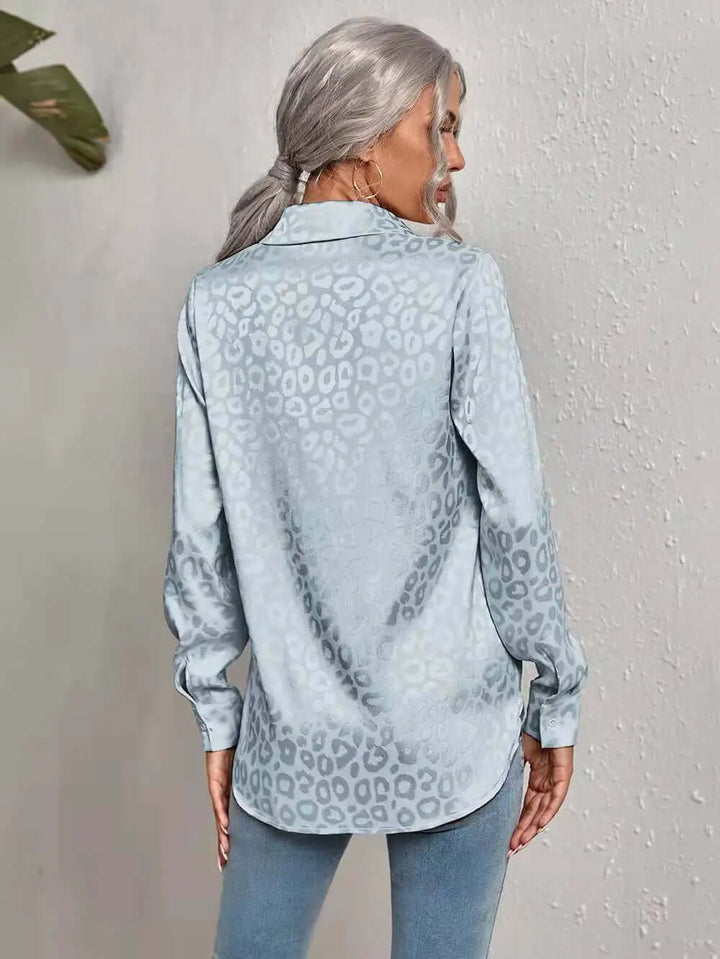 Women's Leopard Print Jacquard Blouse: Stylish Long-Sleeve Top