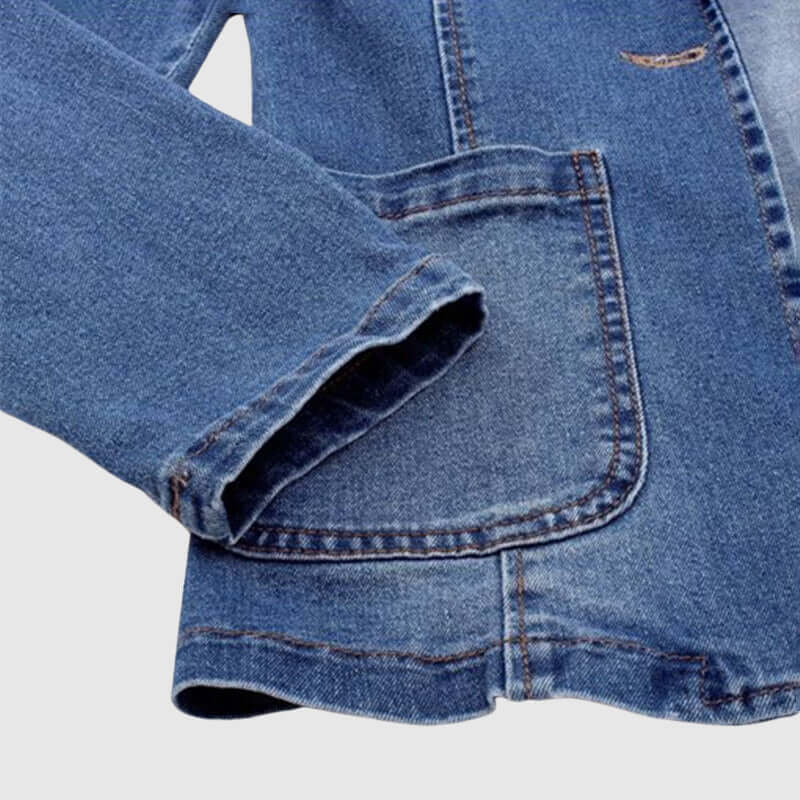 Women's Relaxed Denim Jacket: Casual Comfort & Style