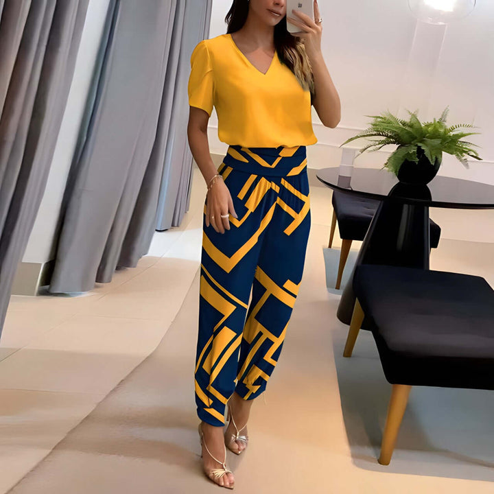 Women's 2-Piece Athletic Wear Set: Short Sleeve Street Style