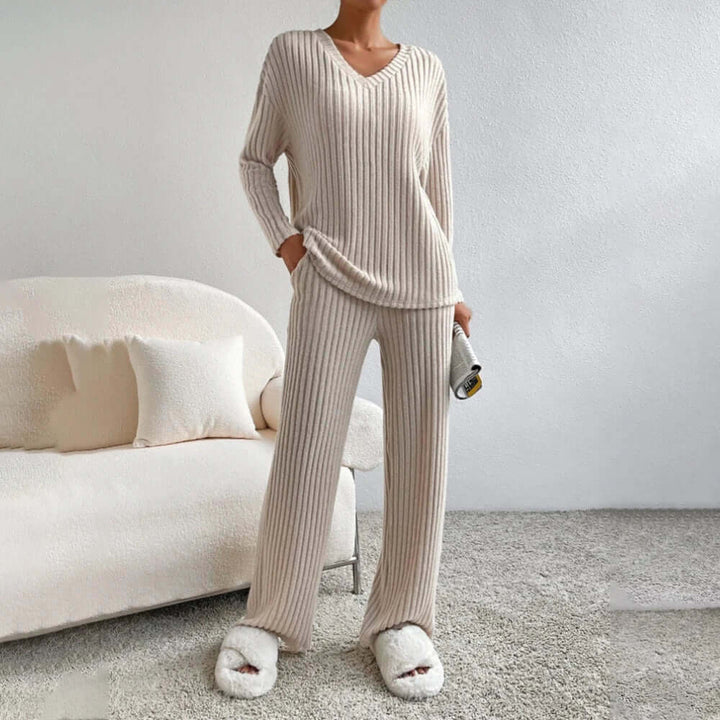 Women's Cozy Knit Lounge Set: Relaxed Fit Sweater & Pants
