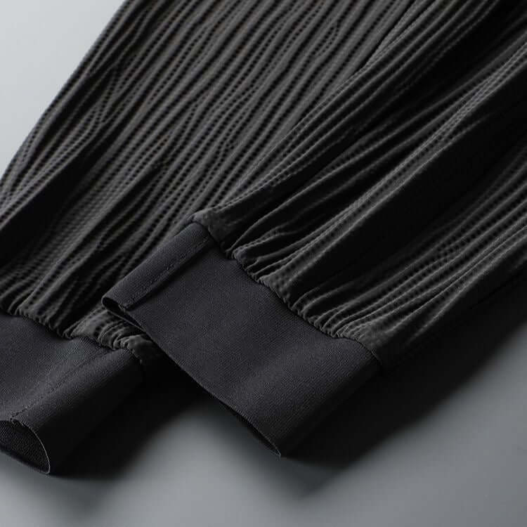 Men's Relaxed Fit Tracksuit Set: Textured Pleated Fabric