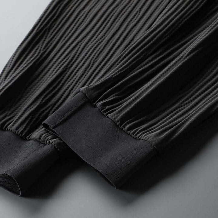 Men's Relaxed Fit Tracksuit Set: Textured Pleated Fabric