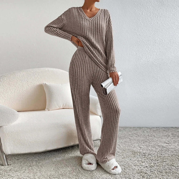 Women's Cozy Knit Lounge Set: Relaxed Fit Sweater & Pants