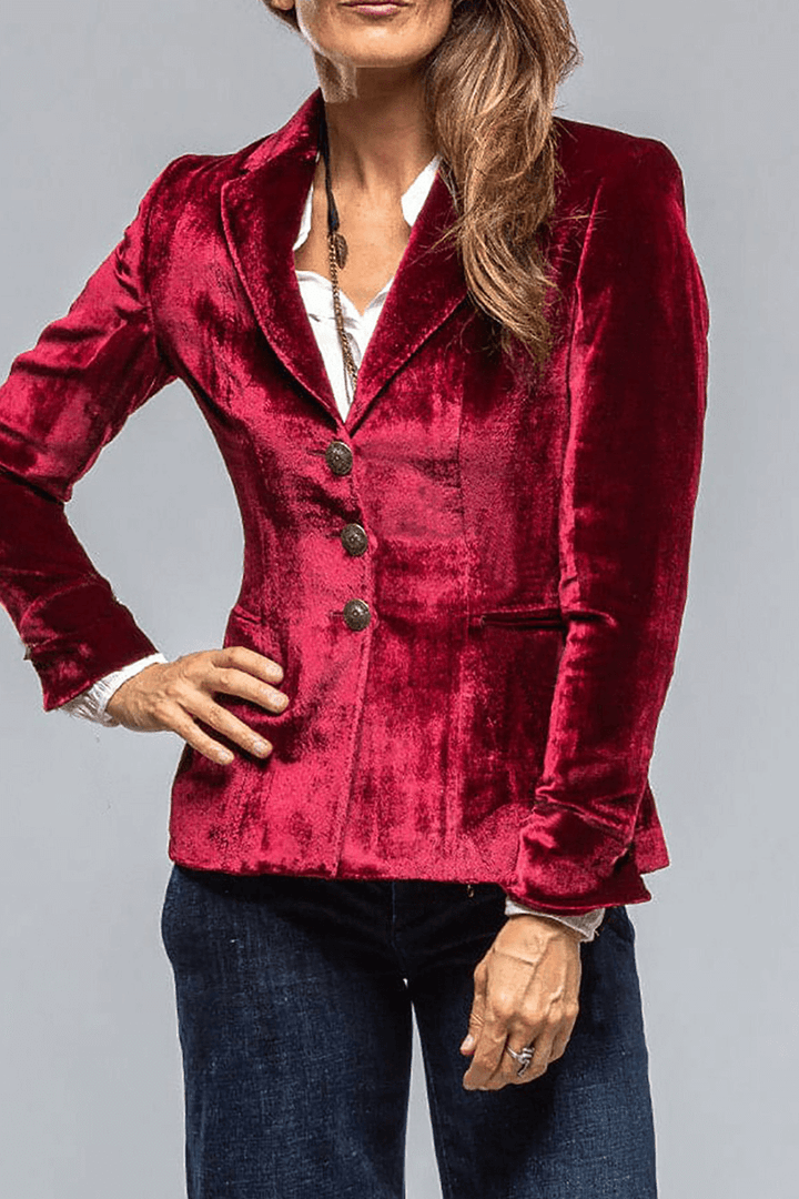 Women's Retro Blazer: Slim Fit, Lapel Collar, Pockets