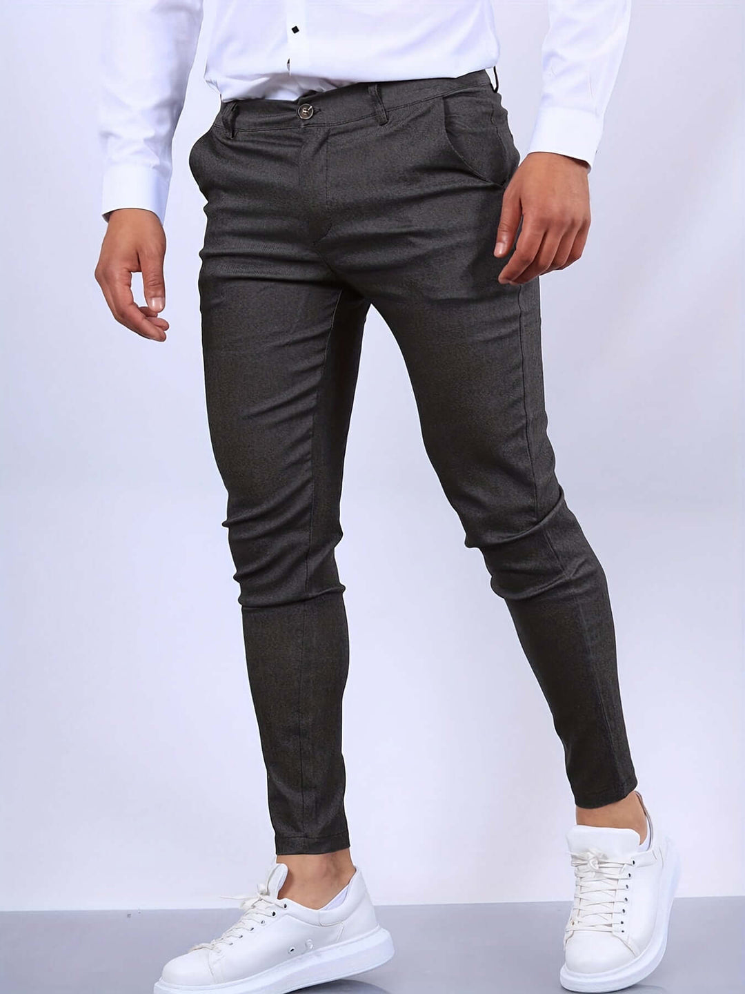 Men's Slim Fit Trousers: Tailored Design, Pockets & Secure Closure