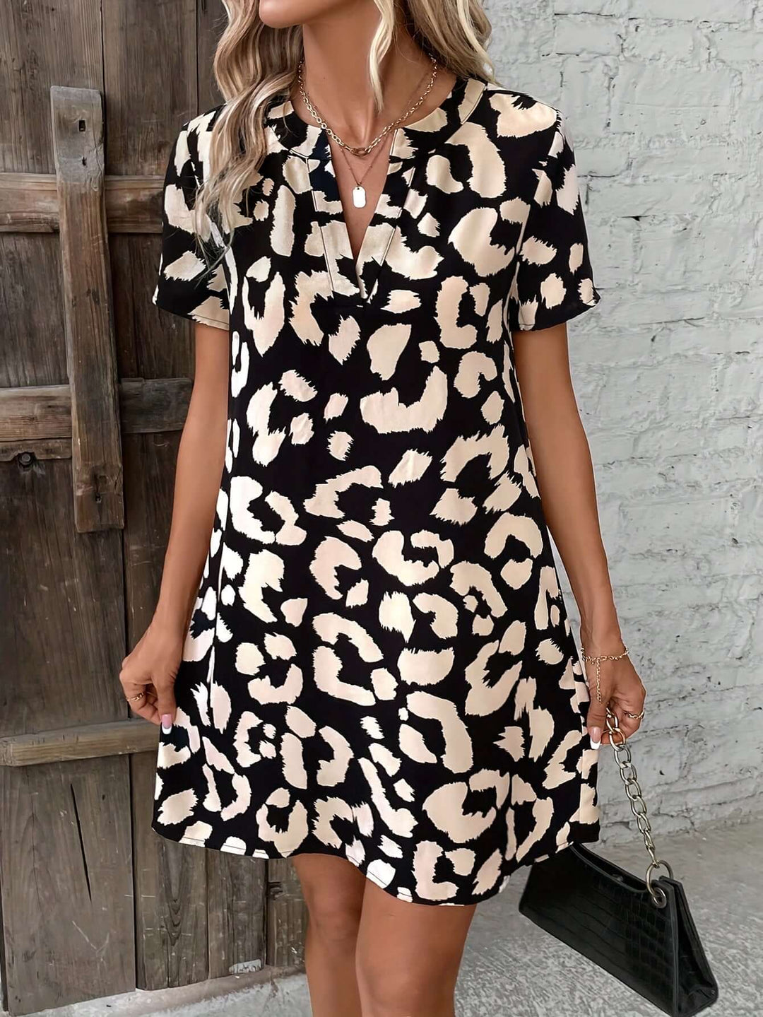Elegant Leopard Print V-Neck Short Sleeve Dress