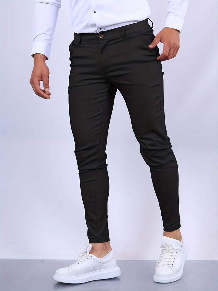 Men's Slim Fit Trousers: Tailored Design, Pockets & Secure Closure