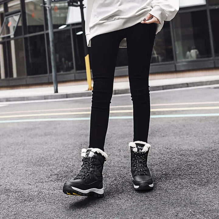 Women's Cozy Lace-Up Outdoor Boots