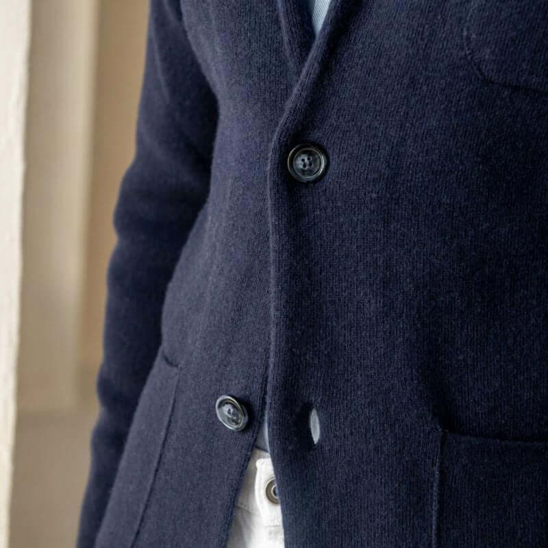 Men's Vintage Cardigan: Standard Collar, Long Sleeve