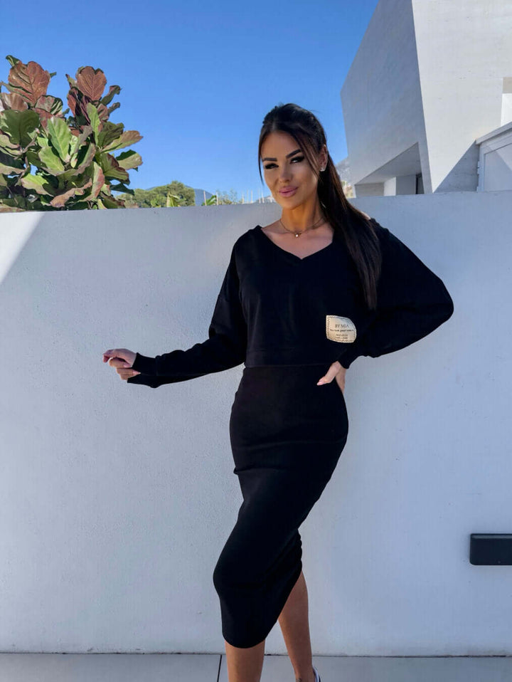 Women's Knitted Two-Piece Set: Cropped Sweater & Midi Skirt