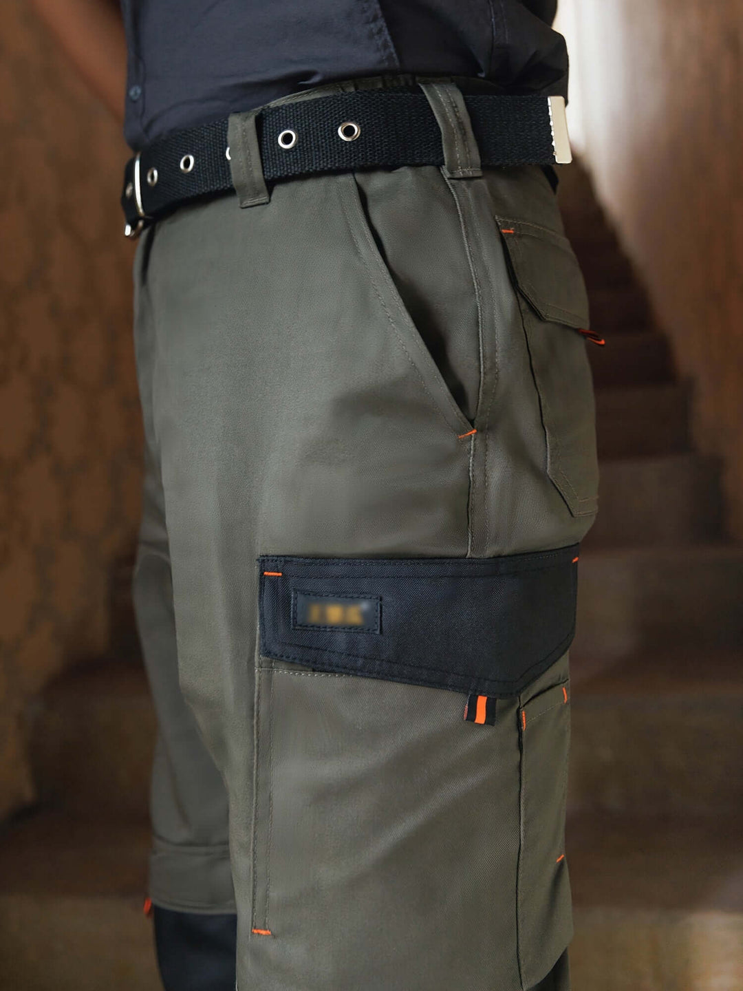 Men's Heavy-Duty Work Pants: Reinforced Knees & Multi-Pockets