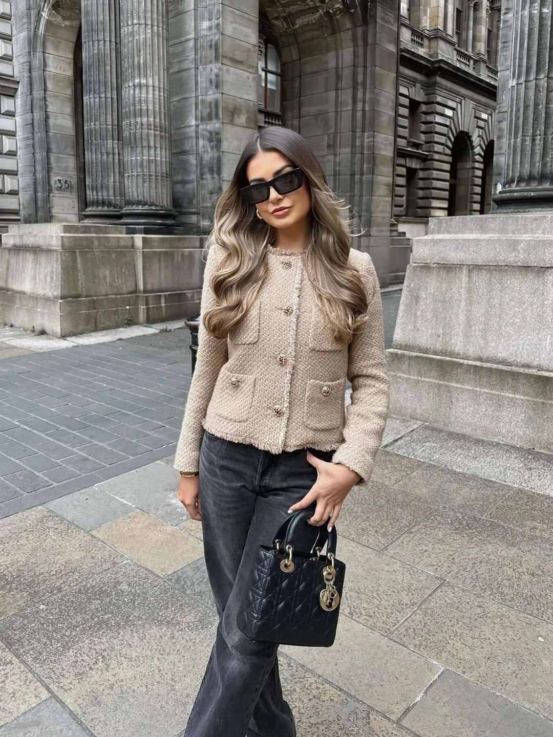 Women's Tweed Jacket: Stylish & Comfortable Outerwear