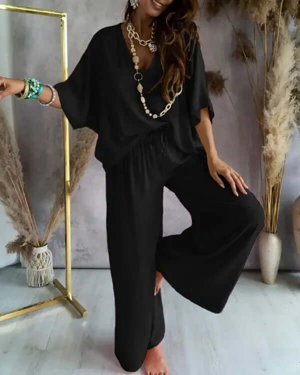 Women's Summer Two-Piece Outfit: Casual Shorts and Top Set
