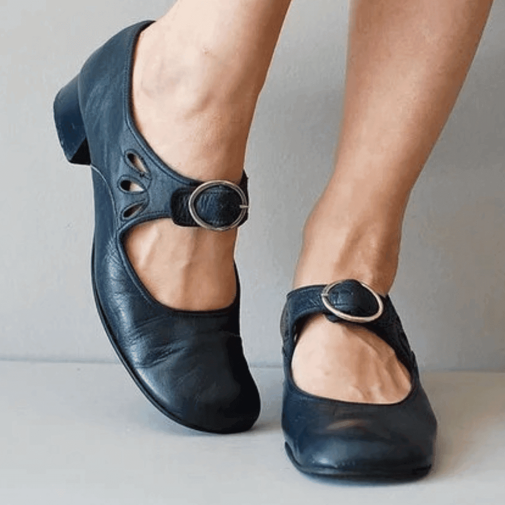 Women's Leather Buckle Sandals: Summer Style