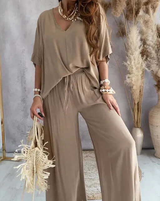 Women's Summer Two-Piece Outfit: Casual Shorts and Top Set