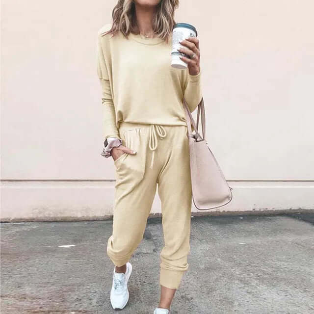 Women's Relaxed-Fit Tracksuit Set: Cozy Lounge Wear