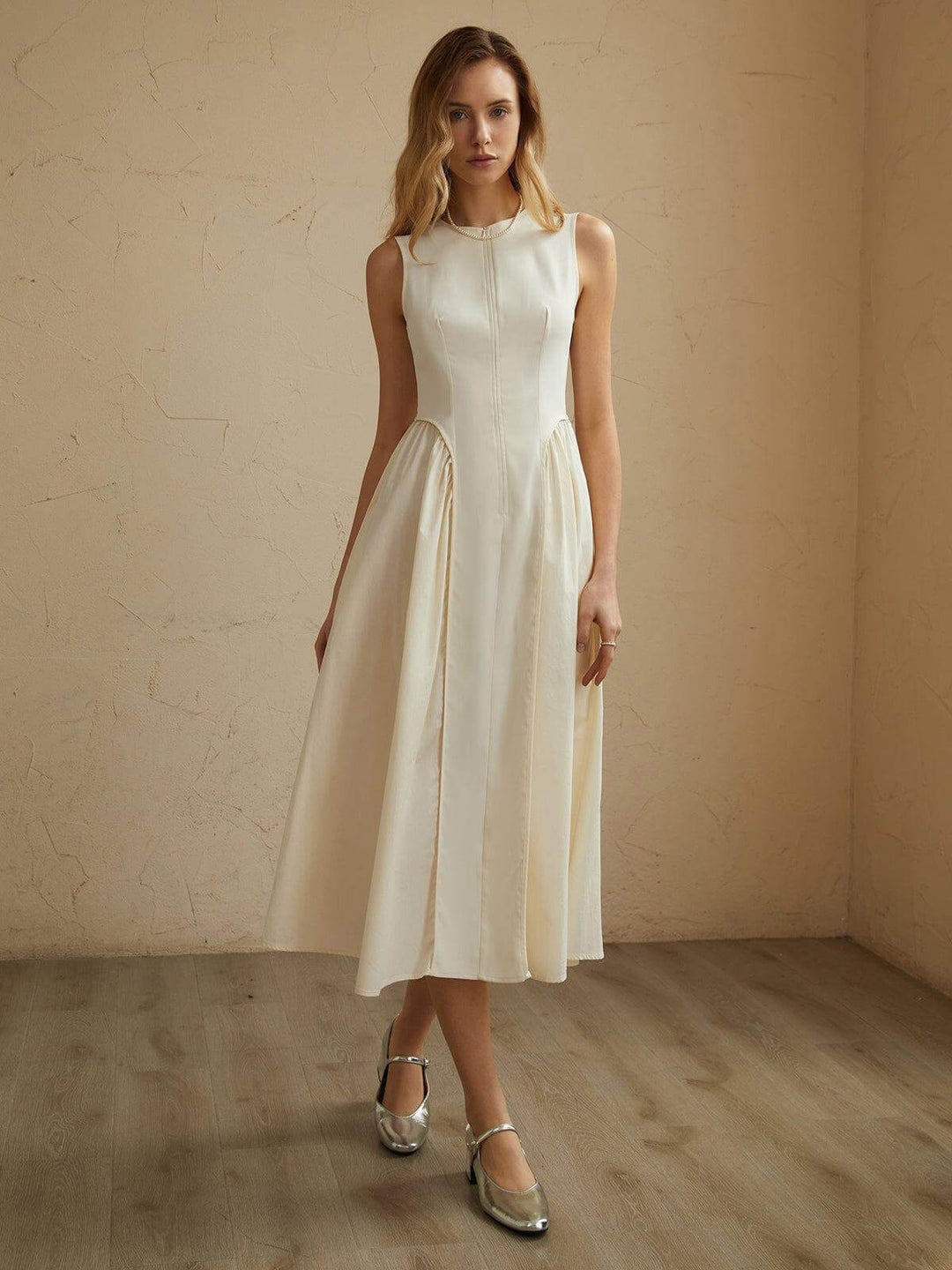Women's Pleated Midi Dress: Elegant & Flowy