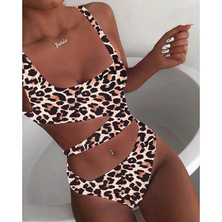 Women's Push-Up One-Piece Swimsuit: Flattering & Supportive