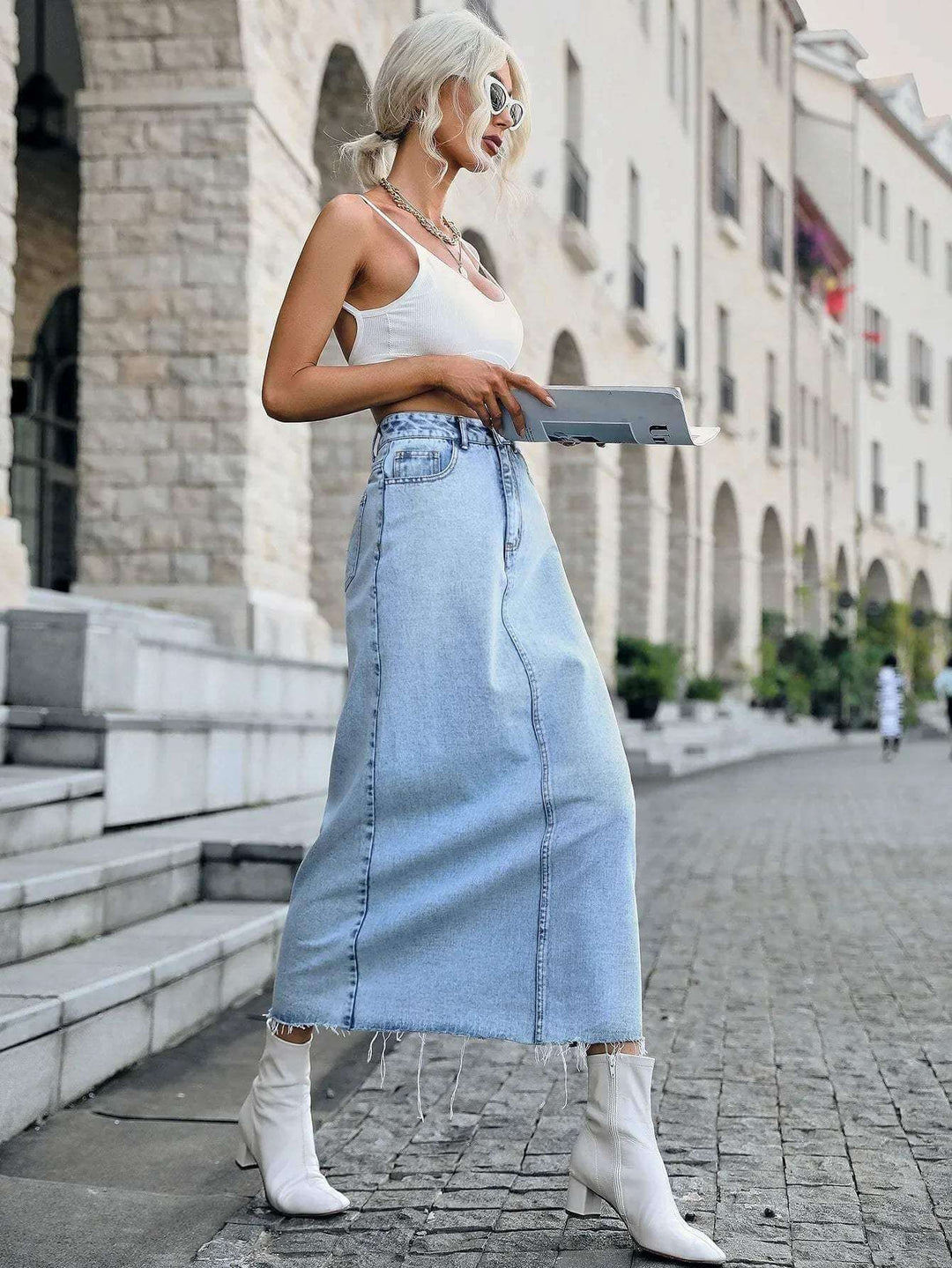 Women's Denim Maxi Skirt: High-Waisted, Frayed Hem