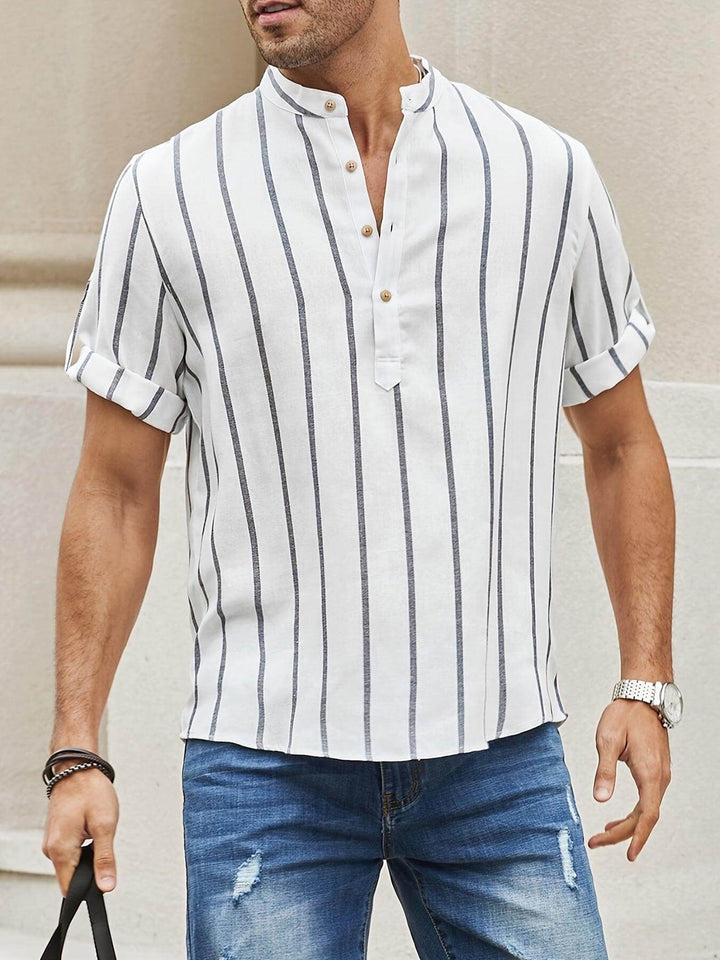 Men's Relaxed Fit Short Sleeve Shirt: Vertical Stripes