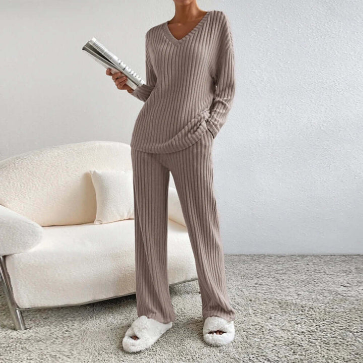 Women's Cozy Knit Lounge Set: Relaxed Fit Sweater & Pants