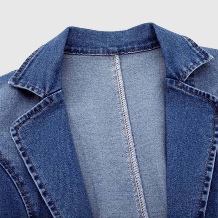 Women's Relaxed Denim Jacket: Casual Comfort & Style