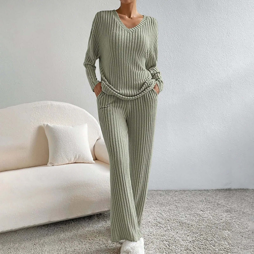 Women's 2-Piece Ribbed Lounge Set: Cozy & Stylish Athleisure