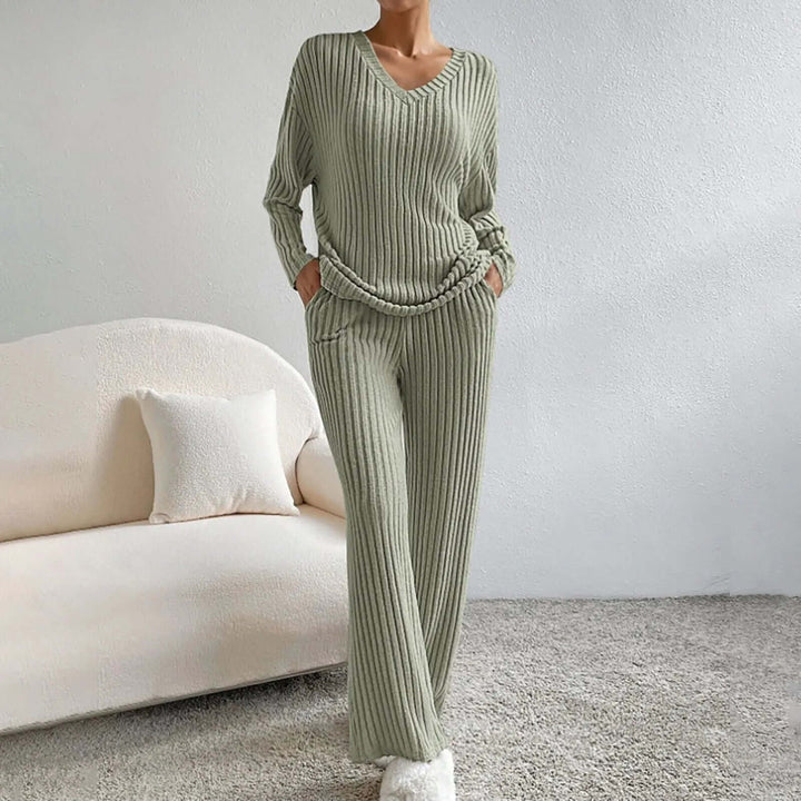 Women's 2-Piece Ribbed Lounge Set: Cozy & Stylish Athleisure