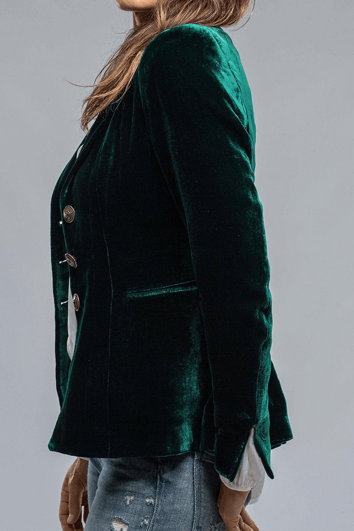 Women's Retro Blazer: Slim Fit, Lapel Collar, Pockets