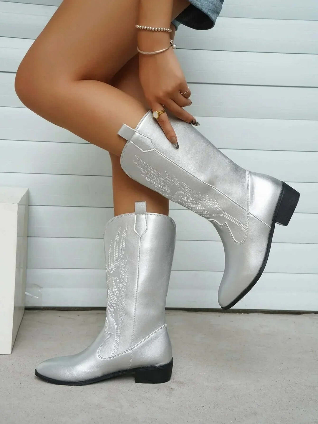 Women's Leather Cowboy Boots: Western Style Ankle Boots