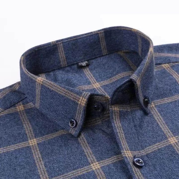 Men's Long-Sleeve Plaid Shirt: Classic & Comfortable
