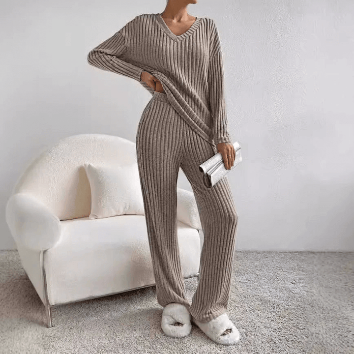Women's 2-Piece Ribbed Lounge Set: Cozy & Stylish Athleisure